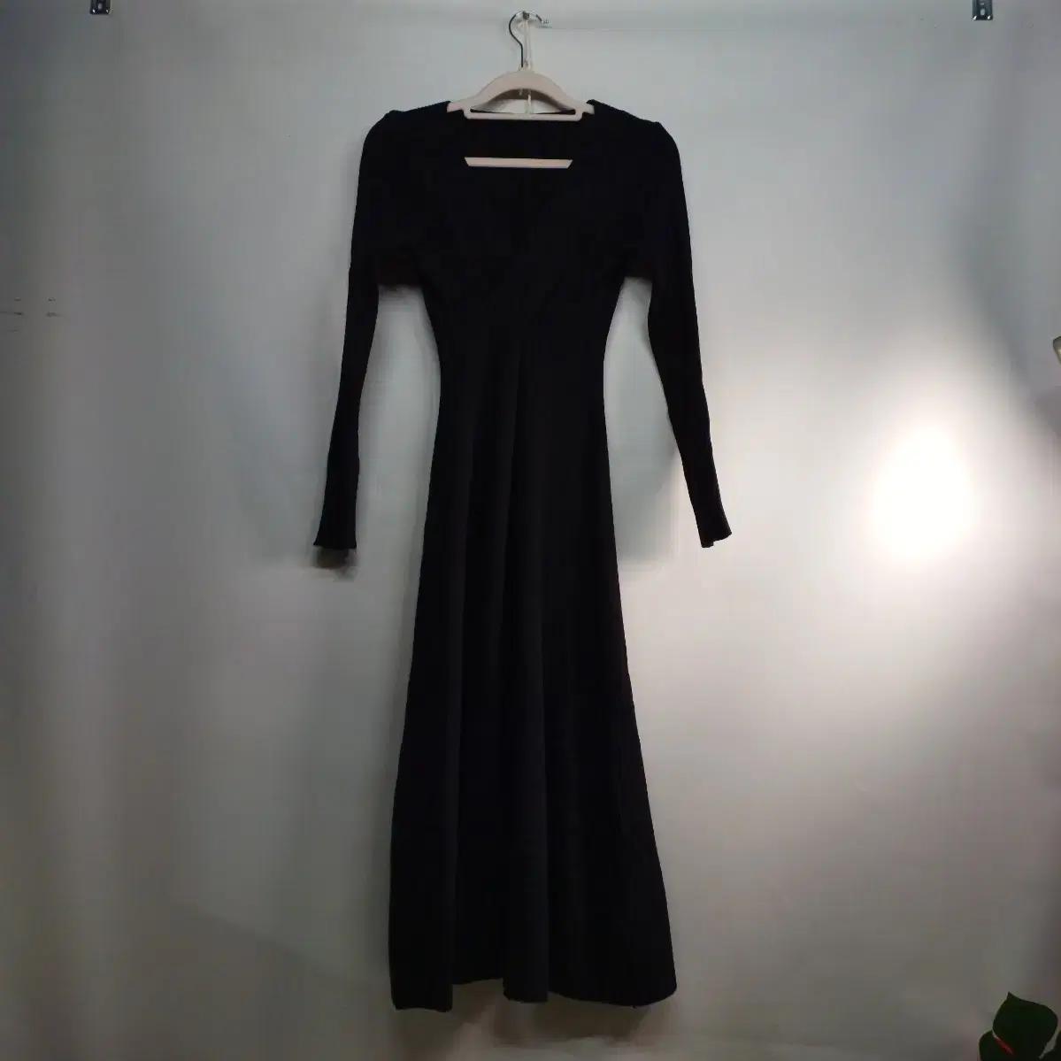 블랙 롱 니트 원피스 V넥70사이즈 가을겨울 510356