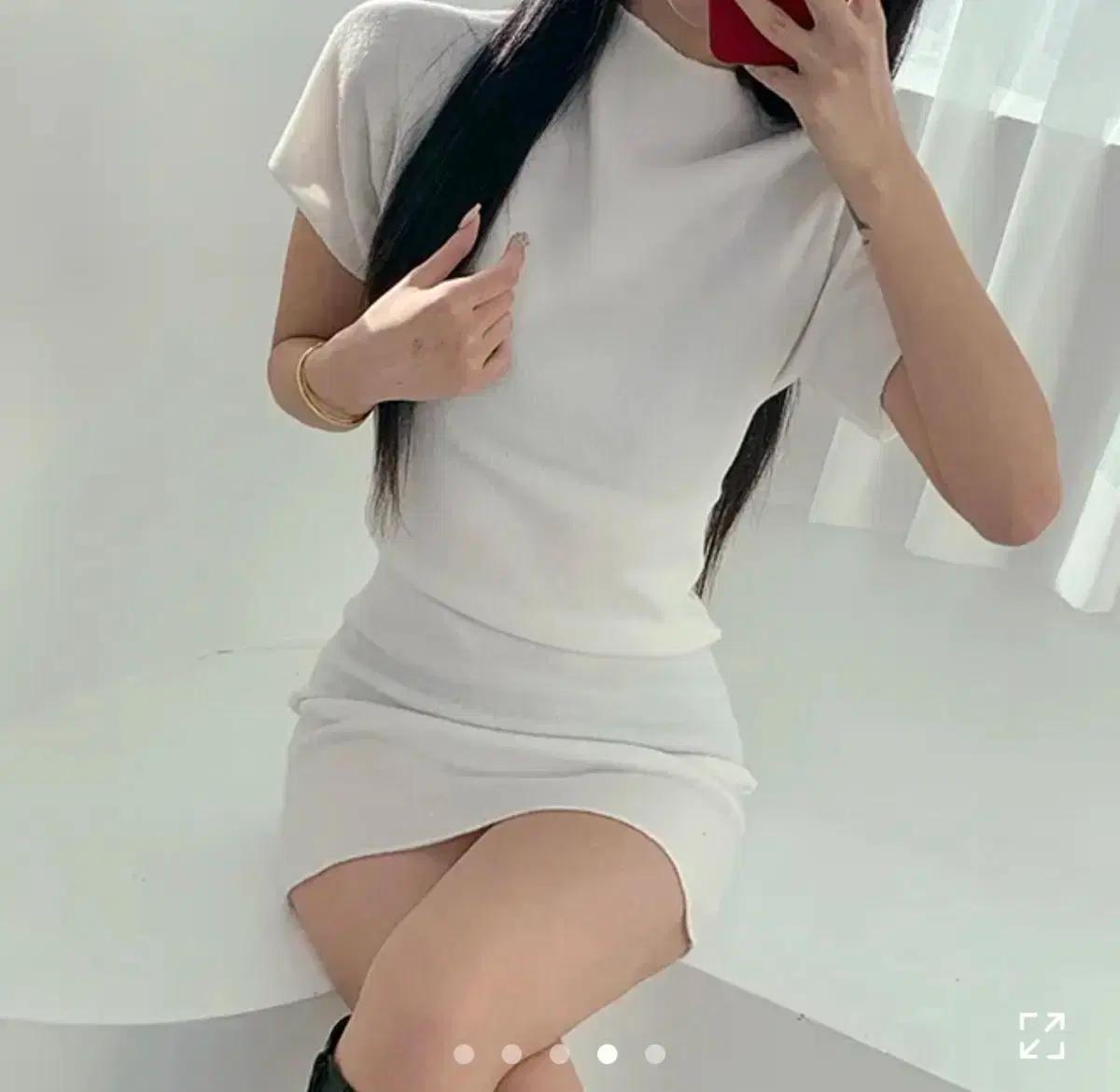 에이블리/글램/여성/반목 슬림핏 원피스/연말연출 가능!