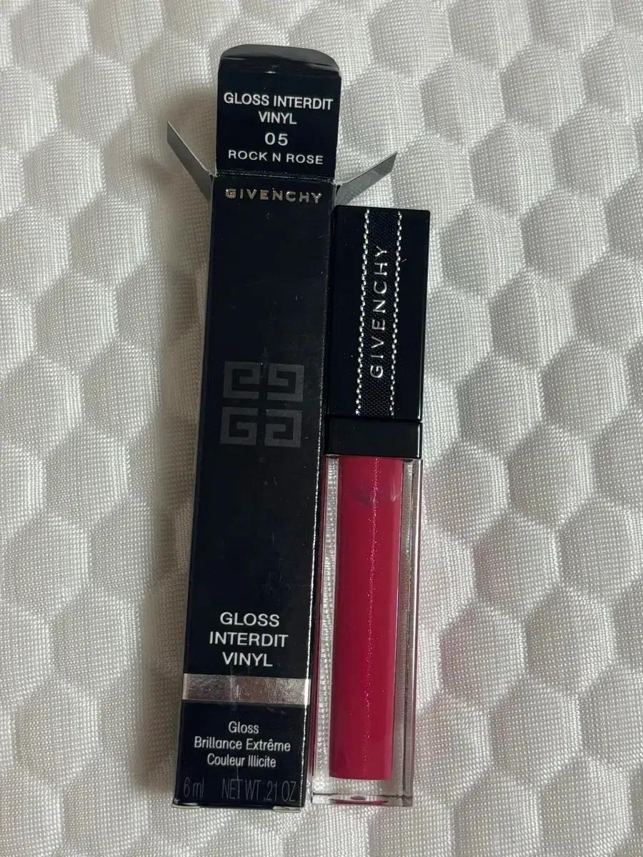 지방시 Gloss Interdit Vinyl 05 락앤로즈