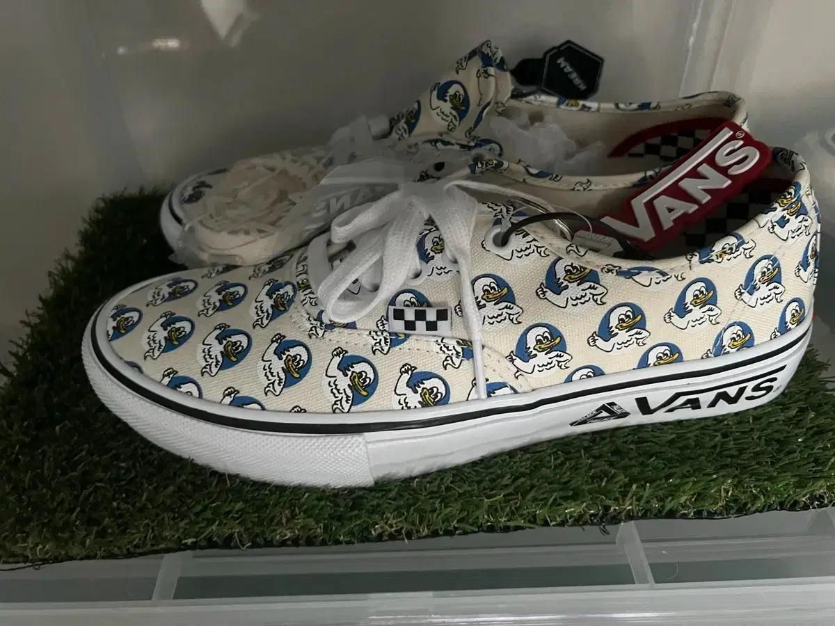 [265] 반스X팔라스 덕 어센틱 스니커즈