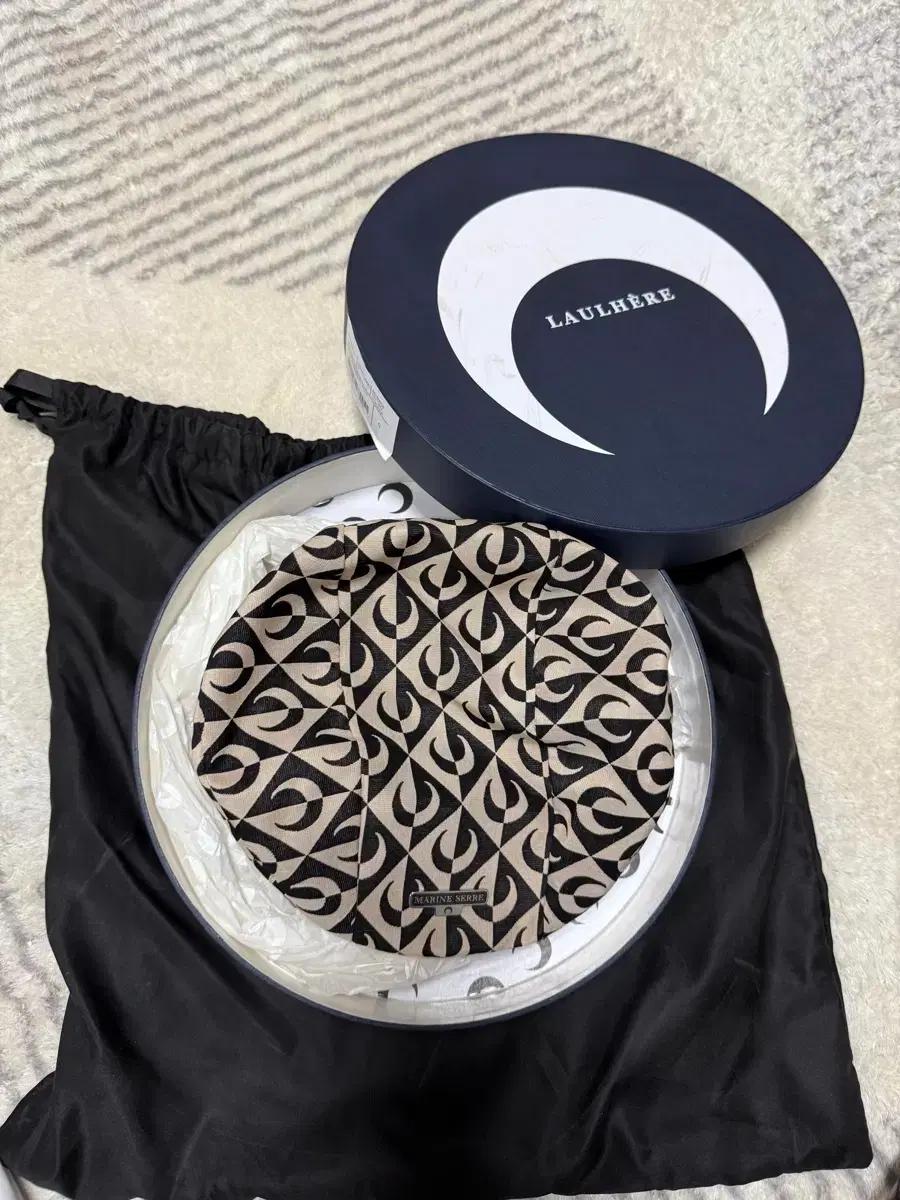 [정품/새것급] Marine Serre 마린세르 문 로젠지 베레모 S사이