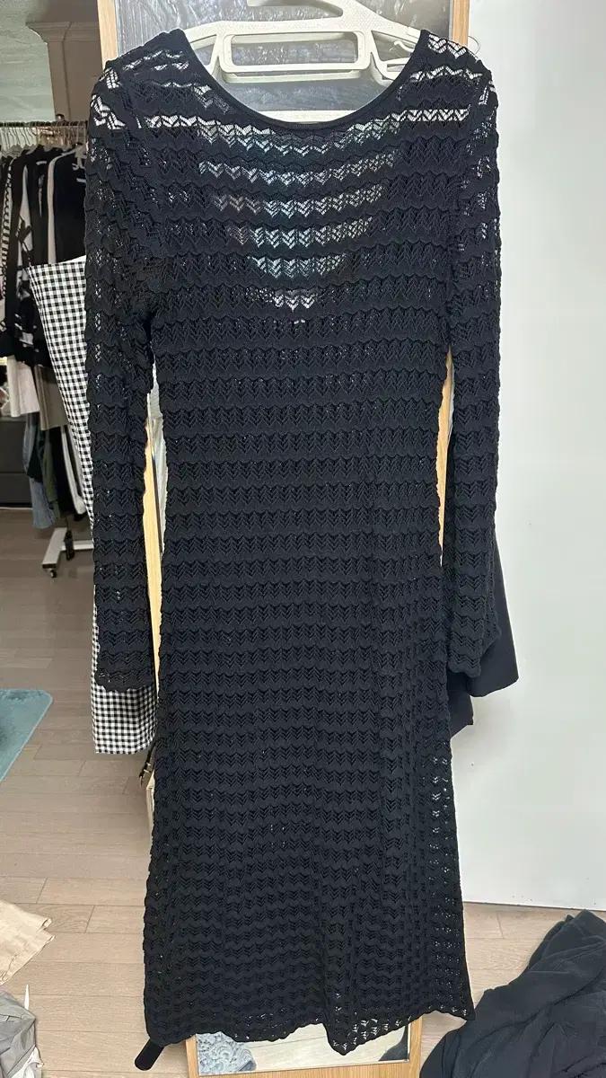 앤아더스토리즈 니트 원피스