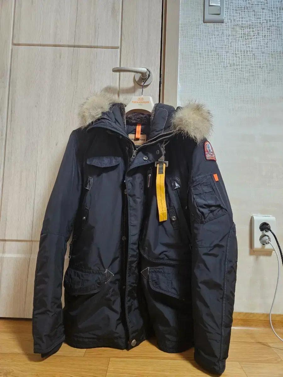 파라점퍼스 라이트핸드 S(95~100)사이즈 팝니다.