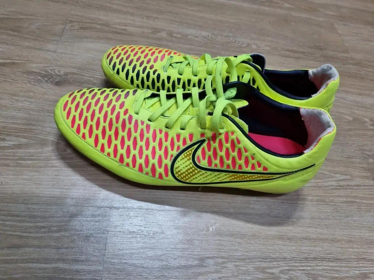 나이키 마지스타 축구화280