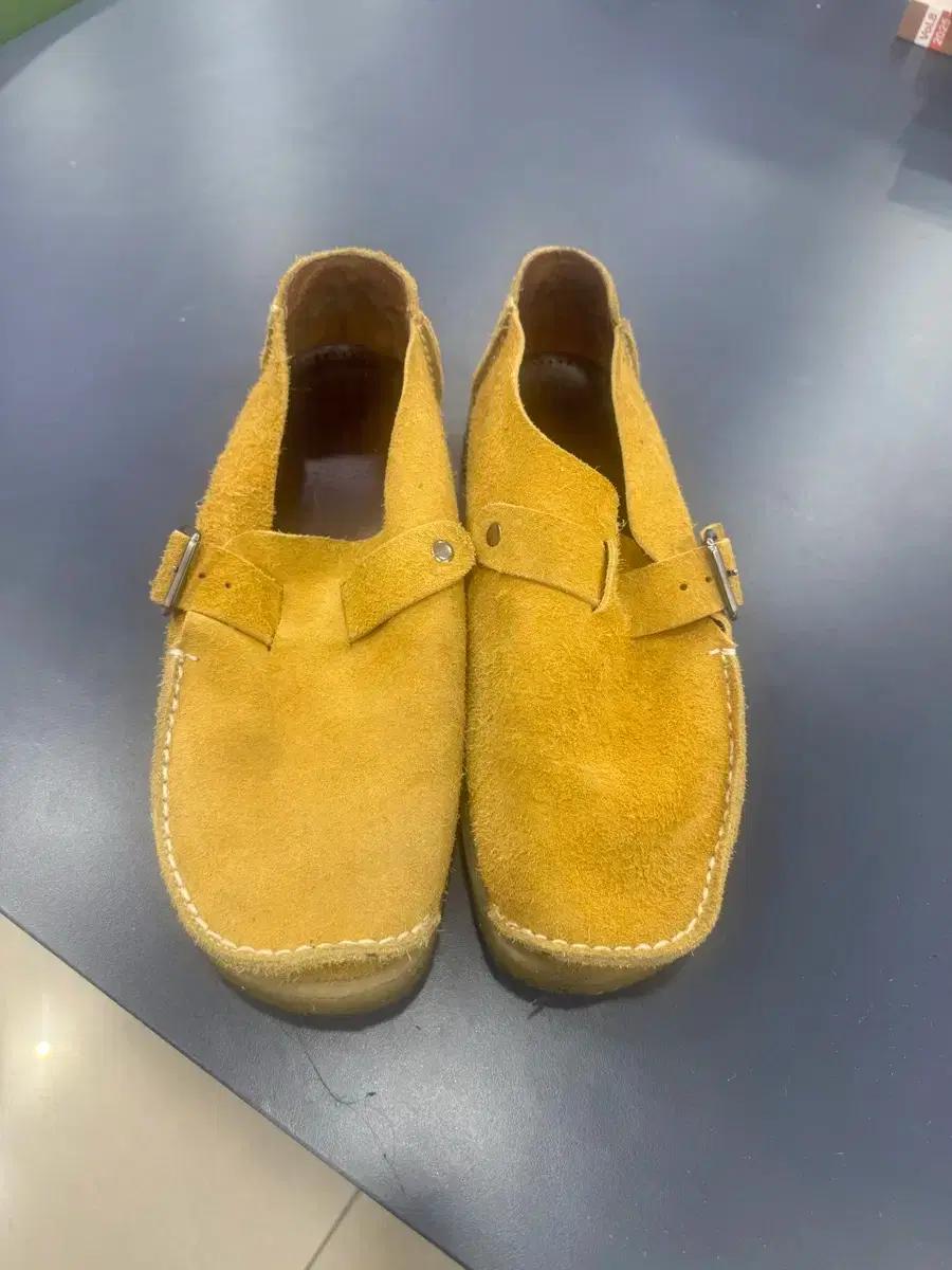 패드모어앤반스 몽크슈즈 베이지 260사이즈 팝니다