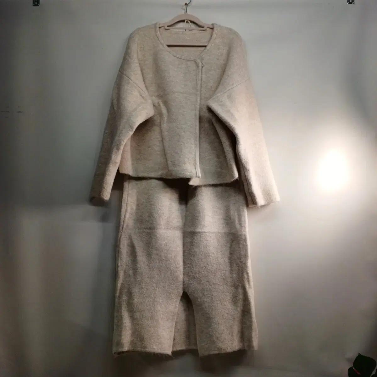 무배 여성  니트 투피스 세트 아이보리110사이즈 겨울  510381