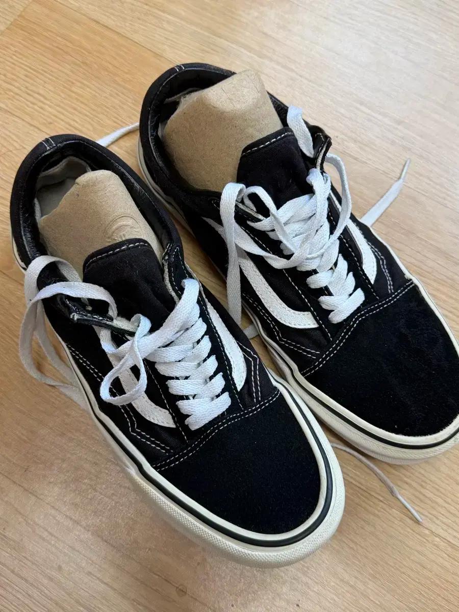 반스 올드스쿨 블랙 270사이즈