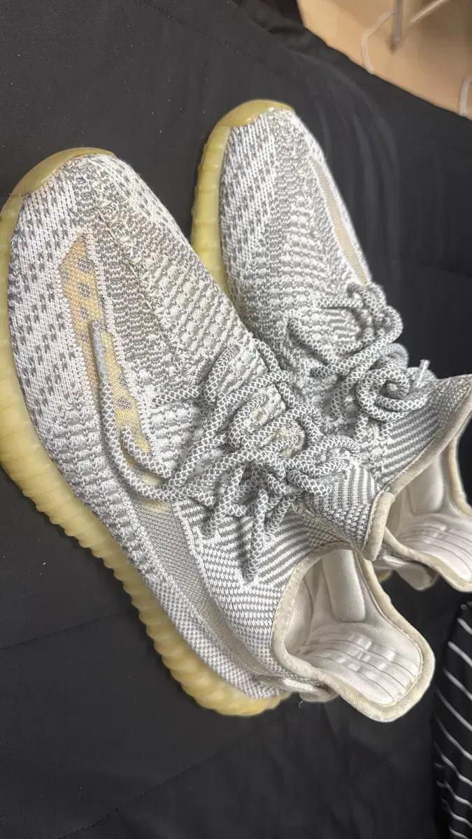 아디다스 이지부스트 350 V2 270