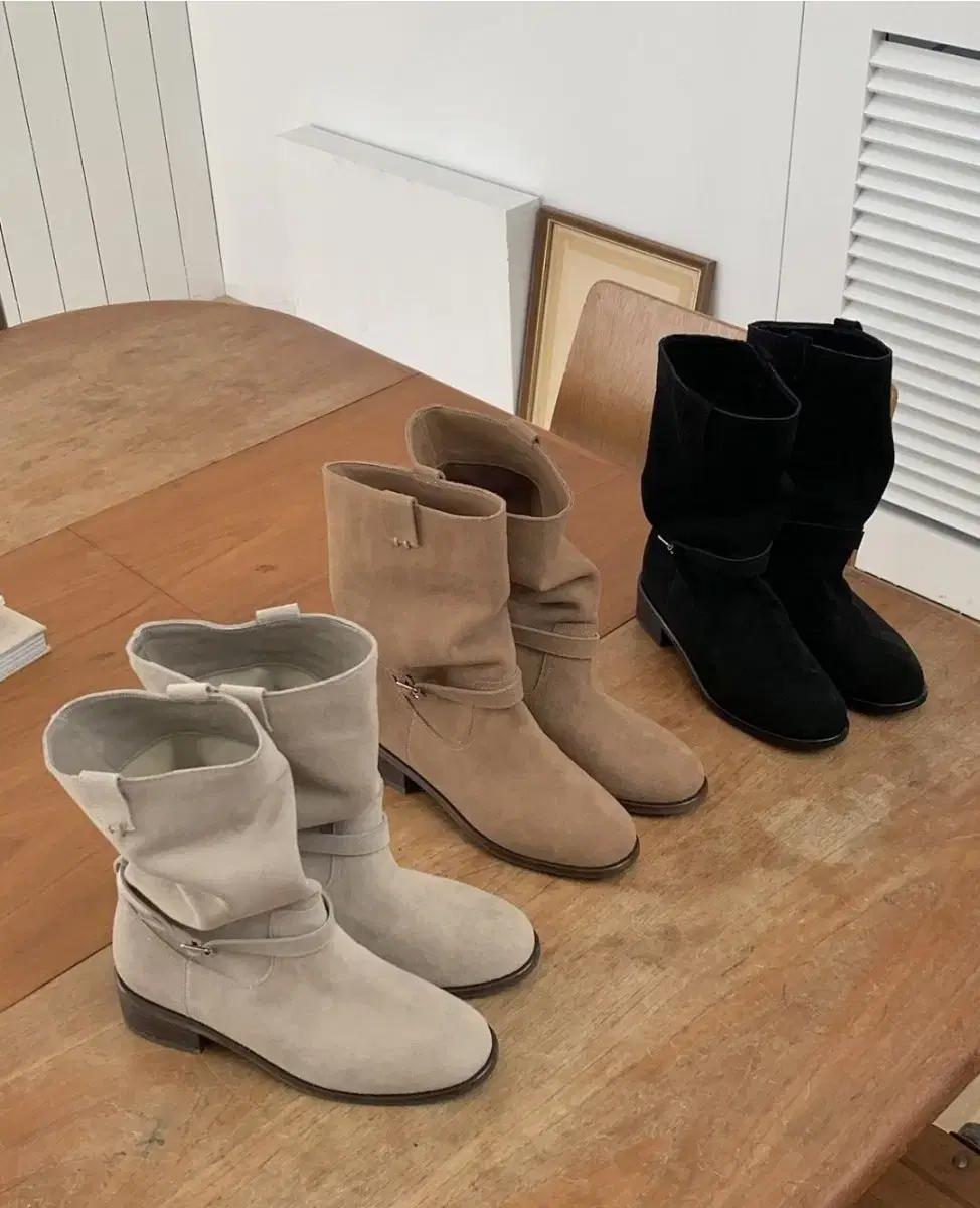 내추럴 셔링 소가죽 앵클 부츠 - 3cm 데일리 플랫 루즈핏 여성 부츠