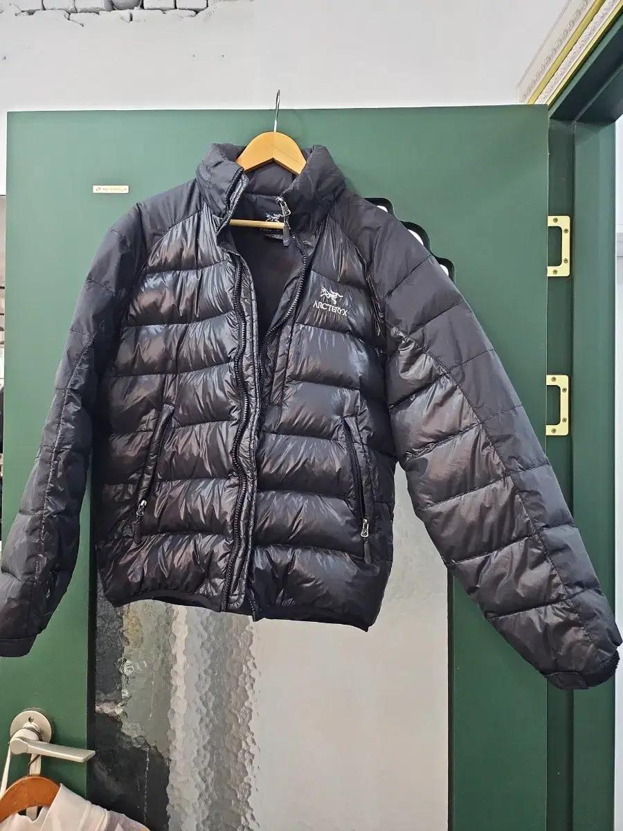 ARCTERYX 다운점퍼