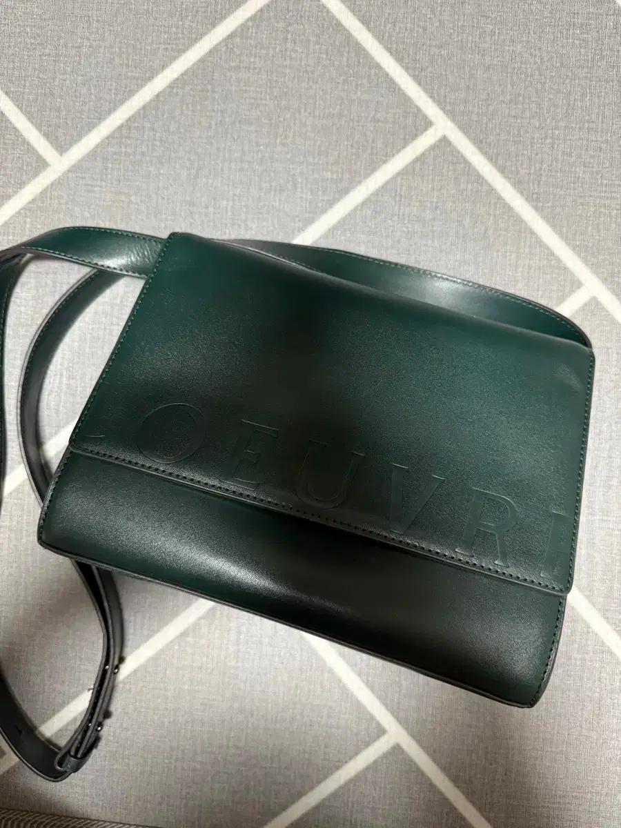 LOEUVRE 루에브르 Sac de Prisme 숄더백