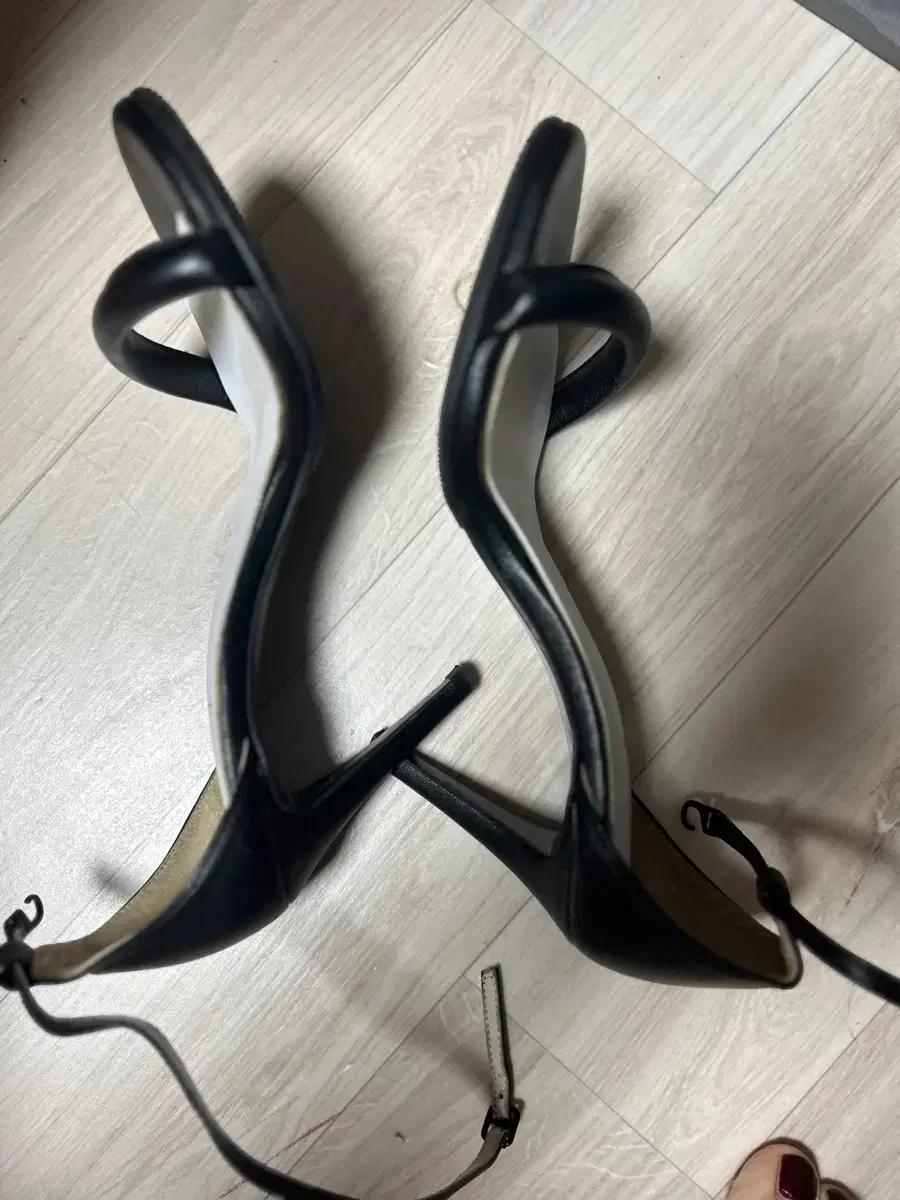 B.a.min 자라 등 여성 샌들힐 블랙
