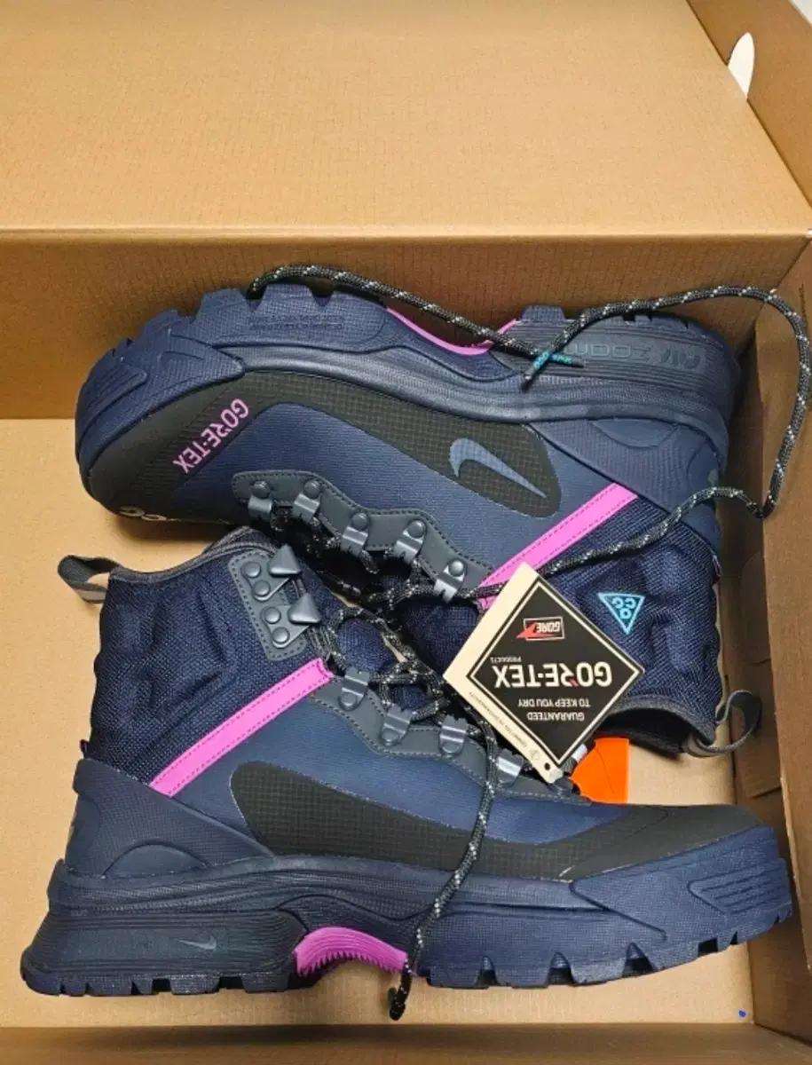 나이키 ACG 고어텍스 등산화 네이비/핑크
