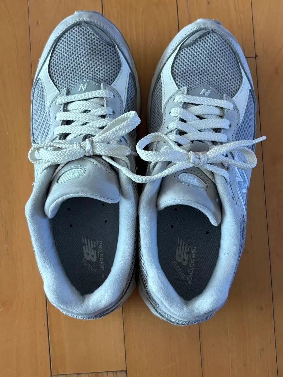 뉴발란스 2002r 그레이 255 사이즈