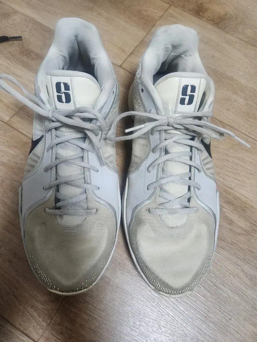 나이키 사브리나2