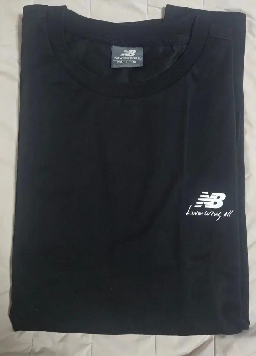 아이유 뉴발란스 Love wins all 티셔츠 블랙 xxl