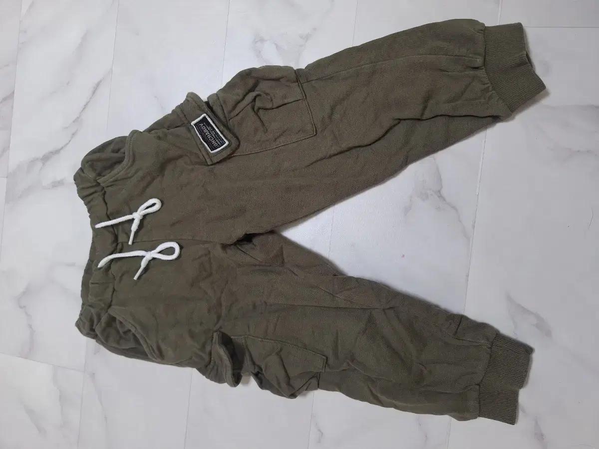 Onchardy 카키색 카고 조거팬츠 아동