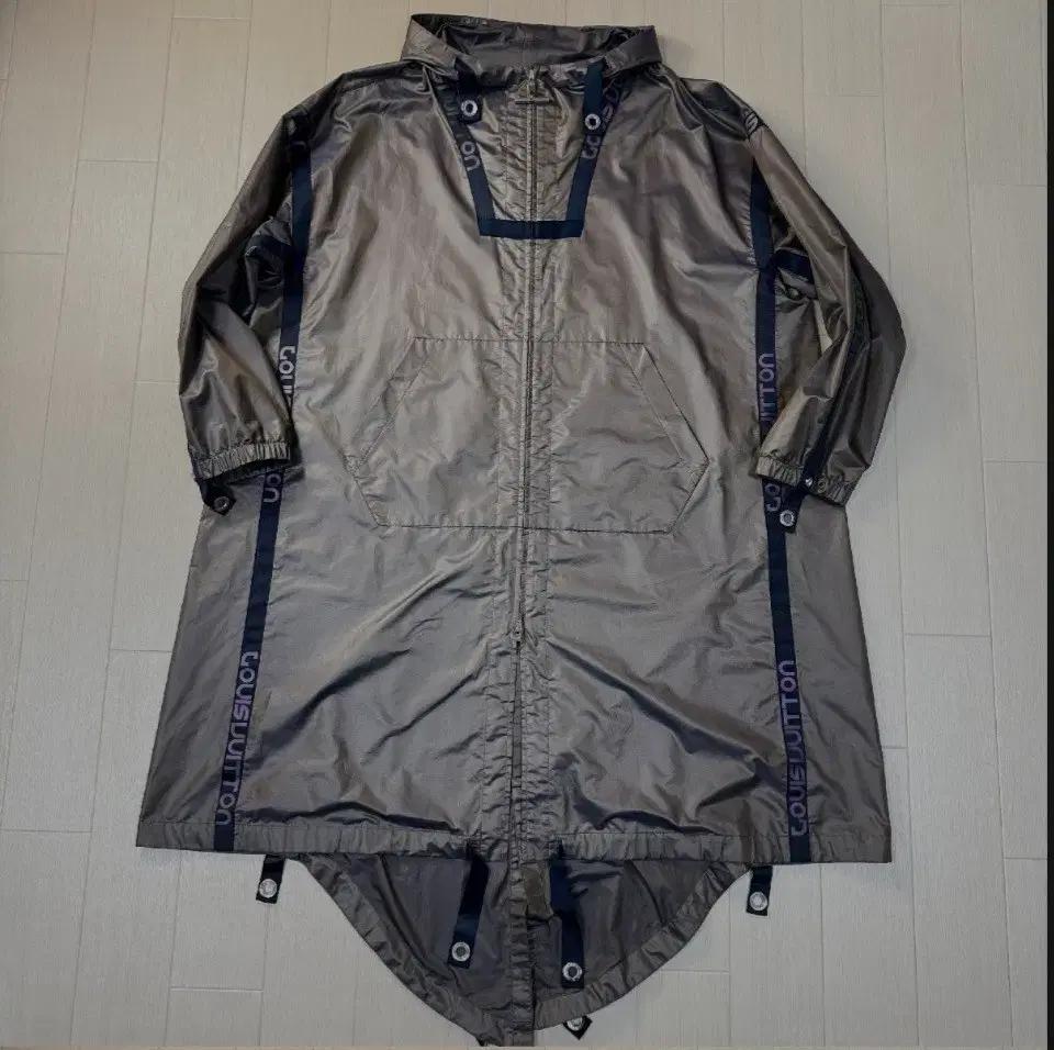 루이비통 남성 오버핏 롱 바람막이 코트 자켓 점퍼 집업 짚업 가디건 남자