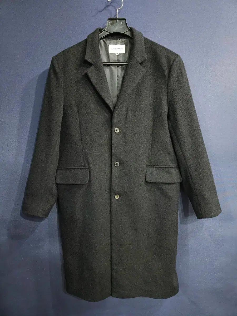 플라스틱 프로덕트 블랙컬러 남성 세미오버핏 95 코트