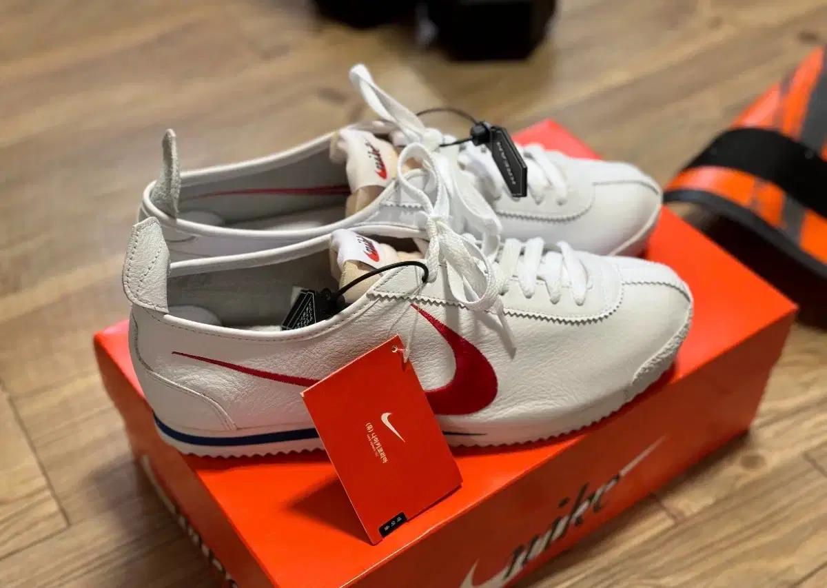 Nike Cortez 72 Shoe Dog OG Slim Swoosh 2