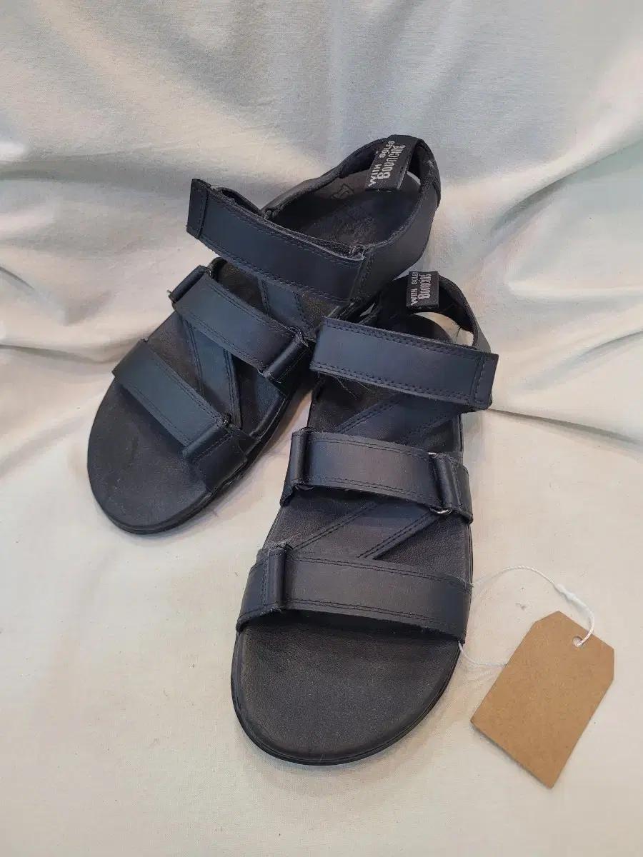 닥터마틴 Dr.Martens 레드핀 블랙 스트랩 샌들 38