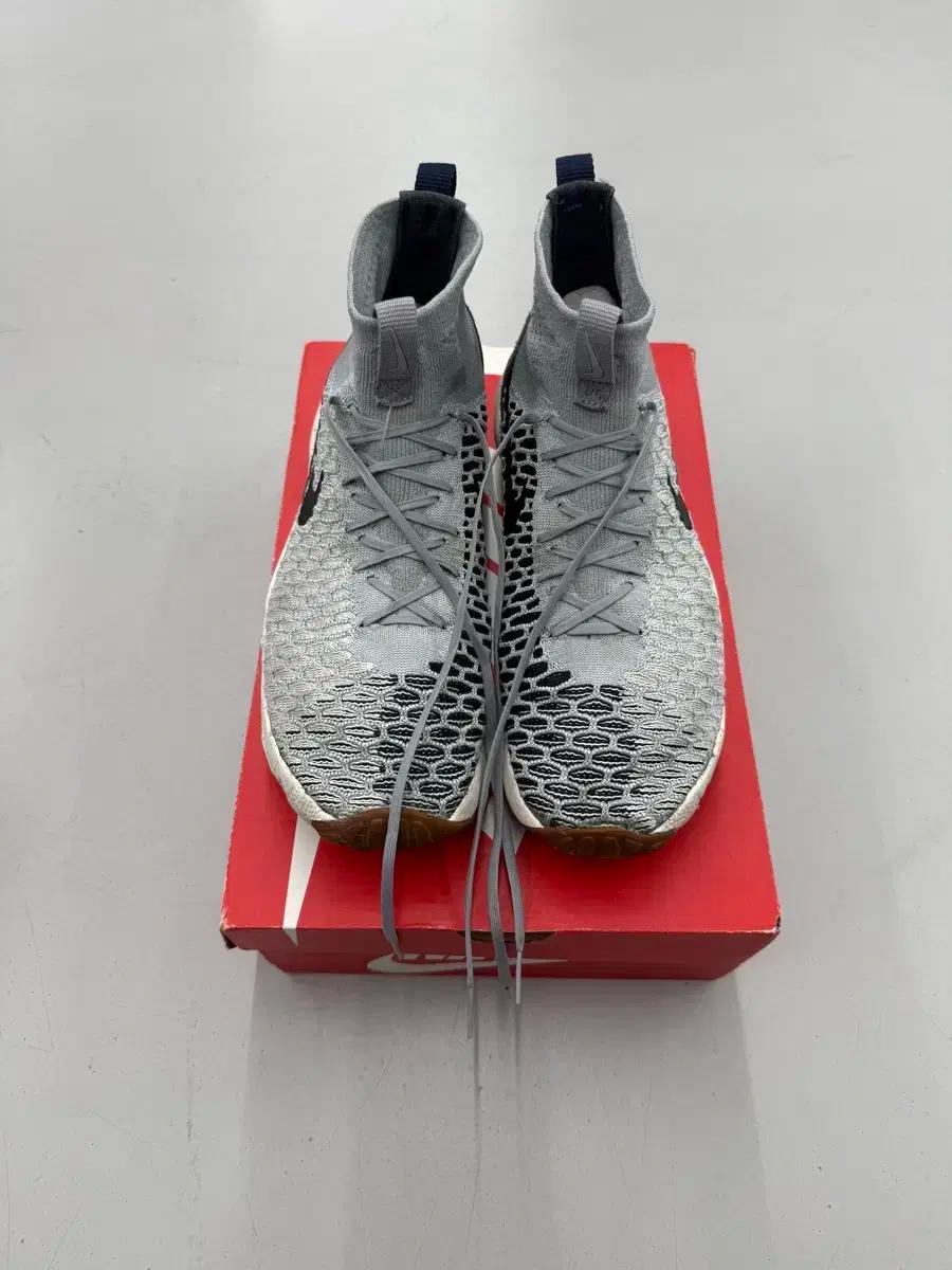 나이키 에어 풋스케이프 마지스타 플라이니트 265