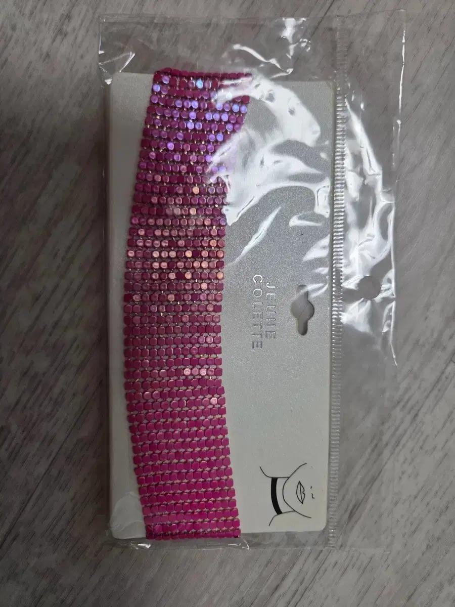 JEUNE COLETTE 핫핑크 초커 새상품 반짝이