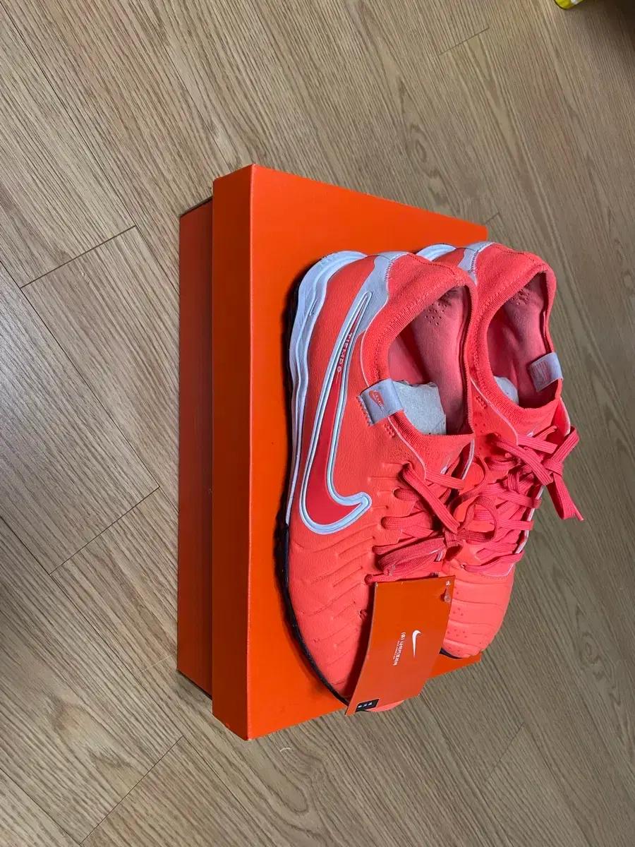 나이키 티엠포 레전드 10 프로 TF 265