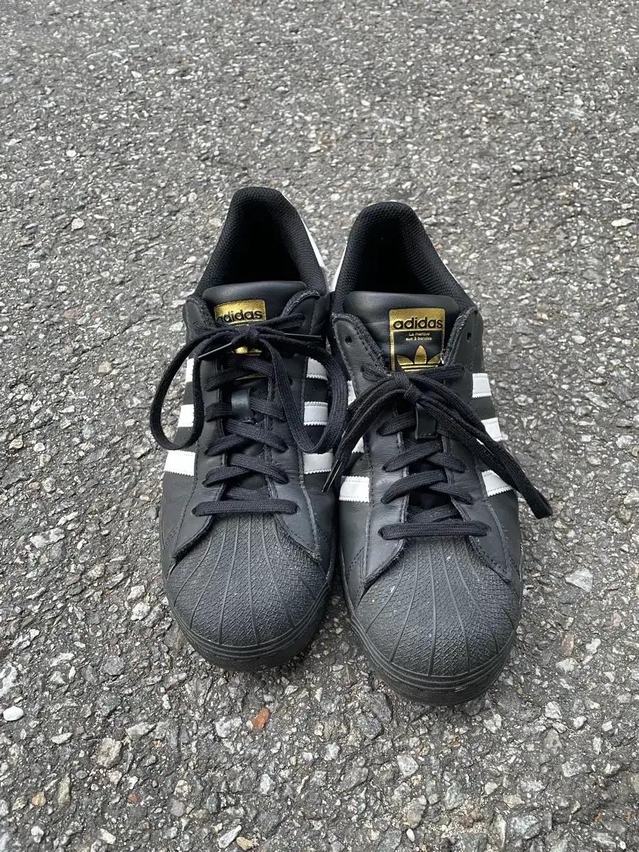 아디다스 슈퍼스타 검흰 285mm