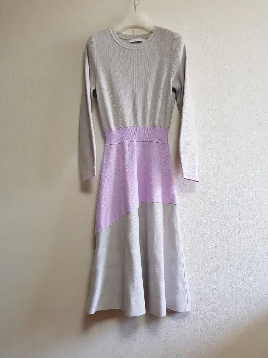 올리브데올리브 배색 니트 원피스