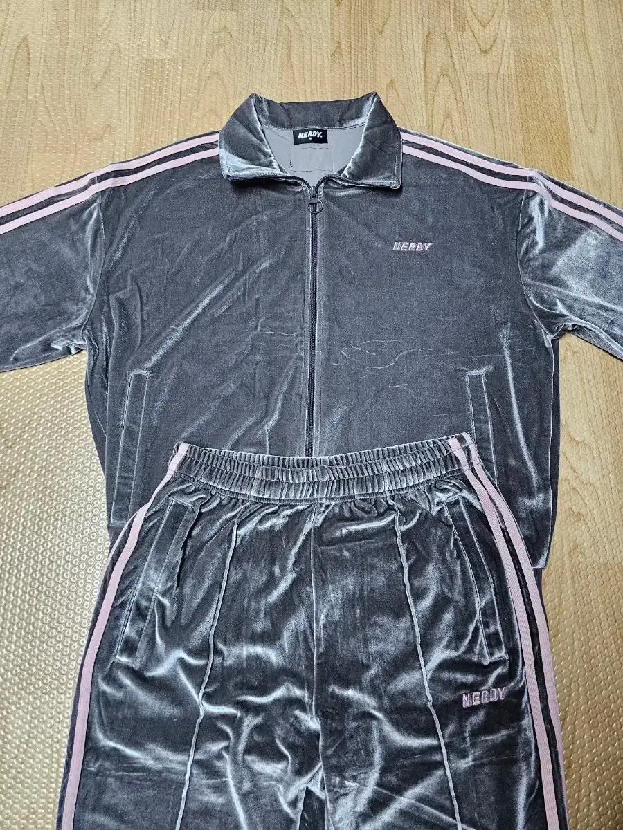 널디 벨벳 트레이닝 세트 M