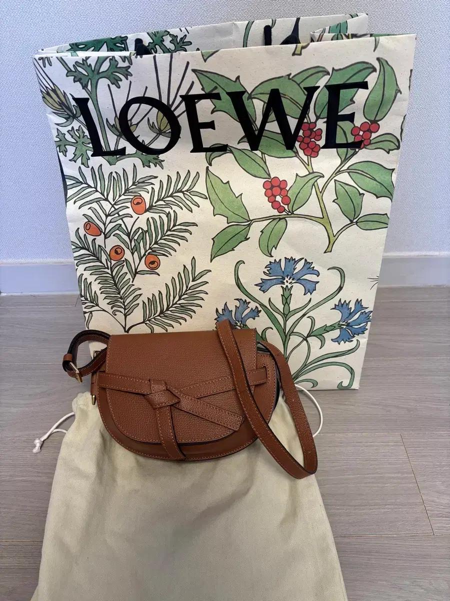 로에베 게이트백 브라운 스몰 사이즈