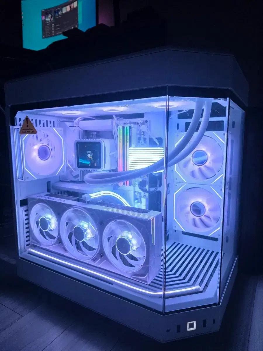 9800x3d rtx5080 y60 어항본체(신품)