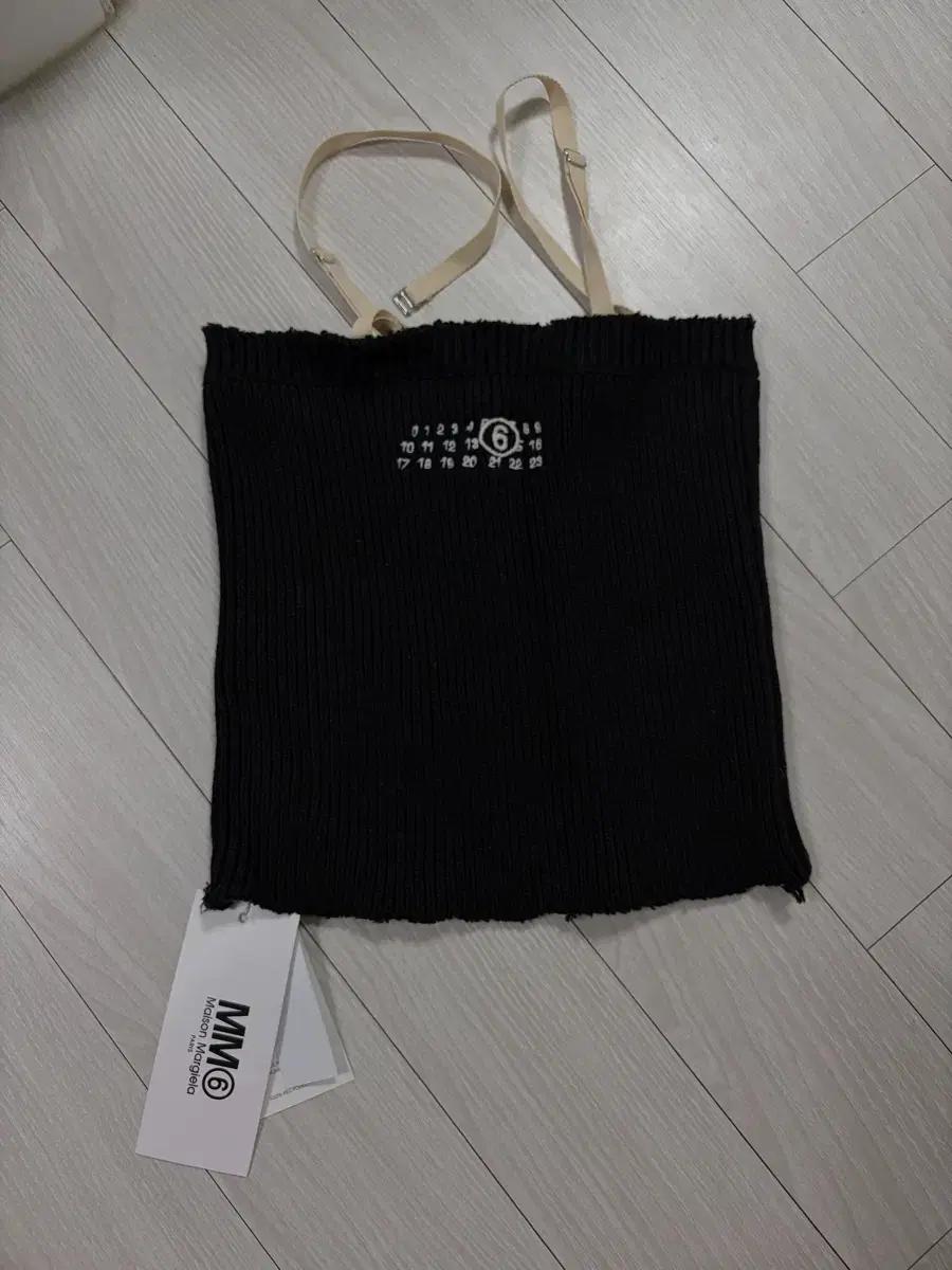 MM6 메종 마르지엘라 블랙 탑 (새상품)
