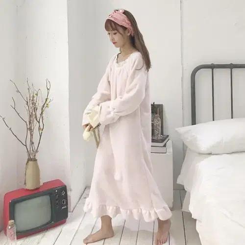 따뜻하고 러블리한 고급원단 꽃잠 수면 원피스