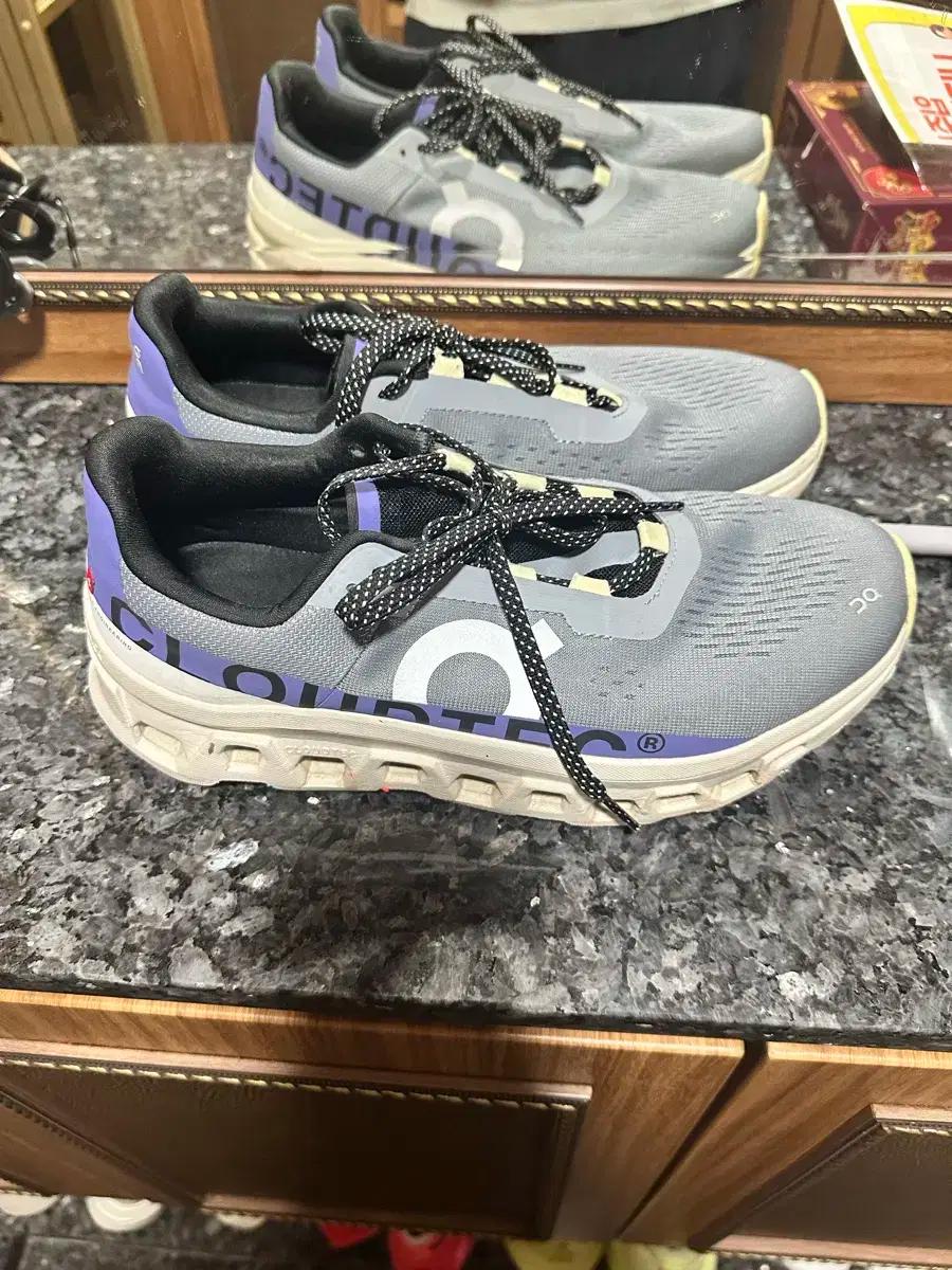 on 온 클라우드 몬스터 1 275