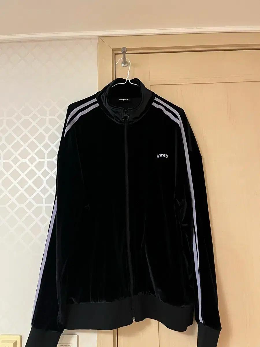 널디 벨벳 트랙탑 L