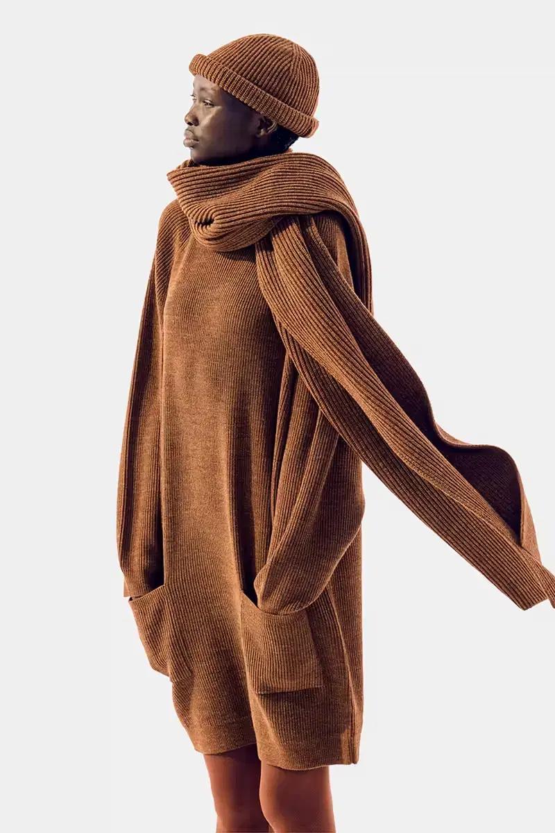 유니클로 U 르메르 2023 FW 모크넥 니트 원피스 브라운 머플러 세트