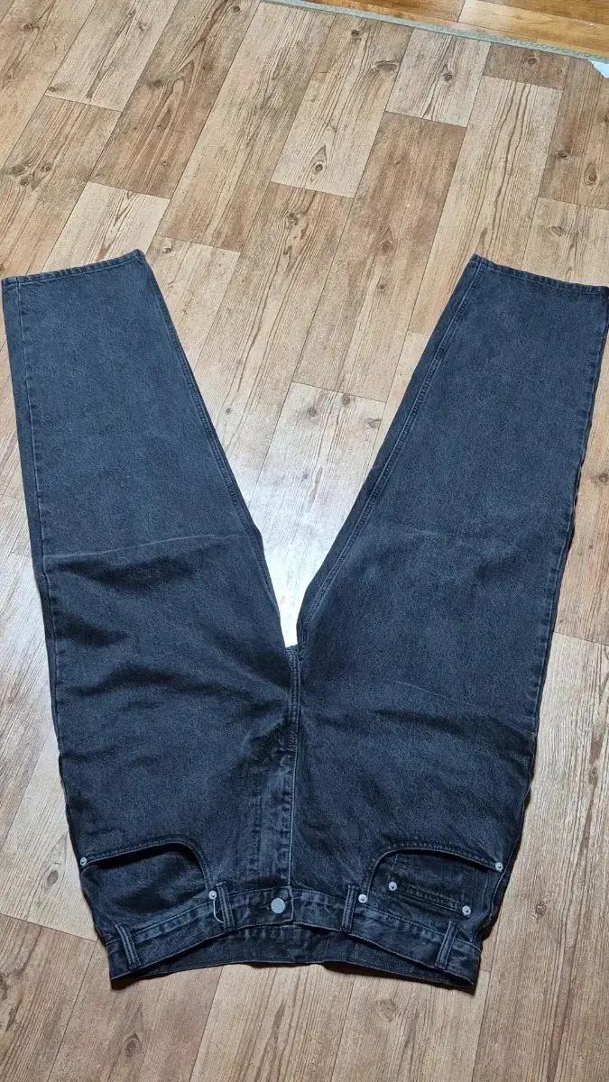 디스이즈네버댓 청바지(Relaxed Jeans Black)