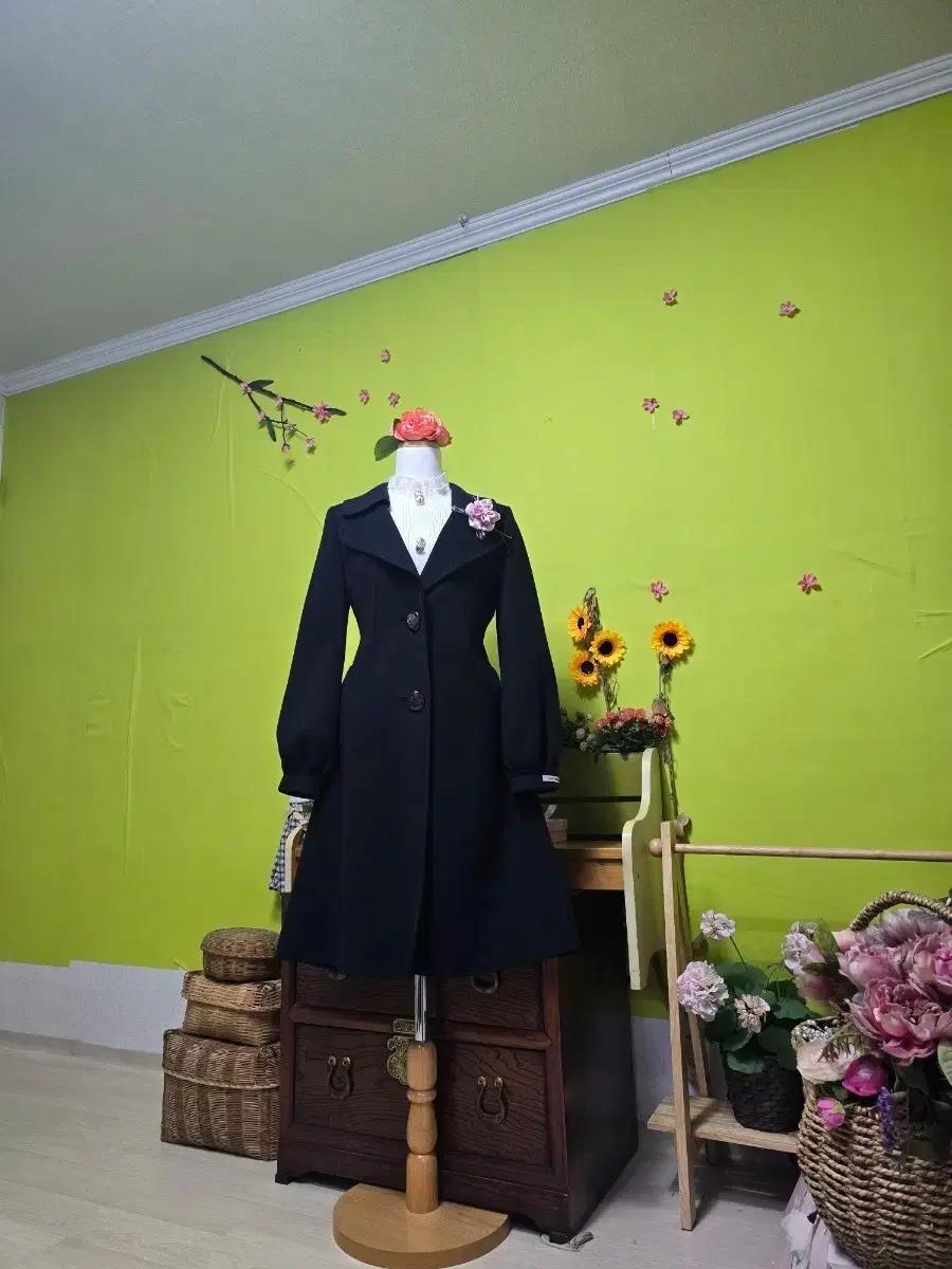 온앤온  / 데이트룩/ 데일리룩/ 울코트/셔링소매/ 블루블랙 여성코트