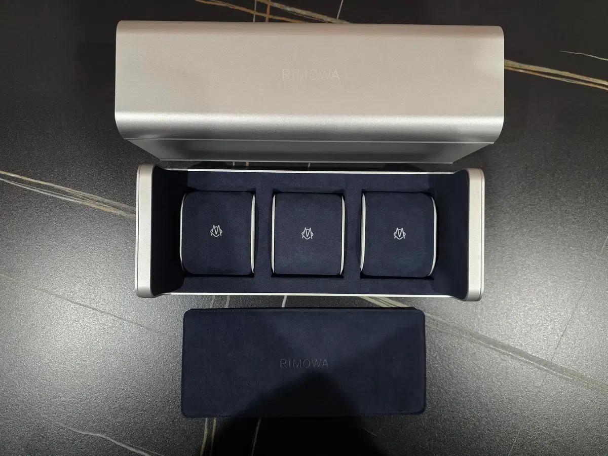 [정품] RIMOWA 리모와 알루미늄 워치/시계 케이스 : 실버x네이비