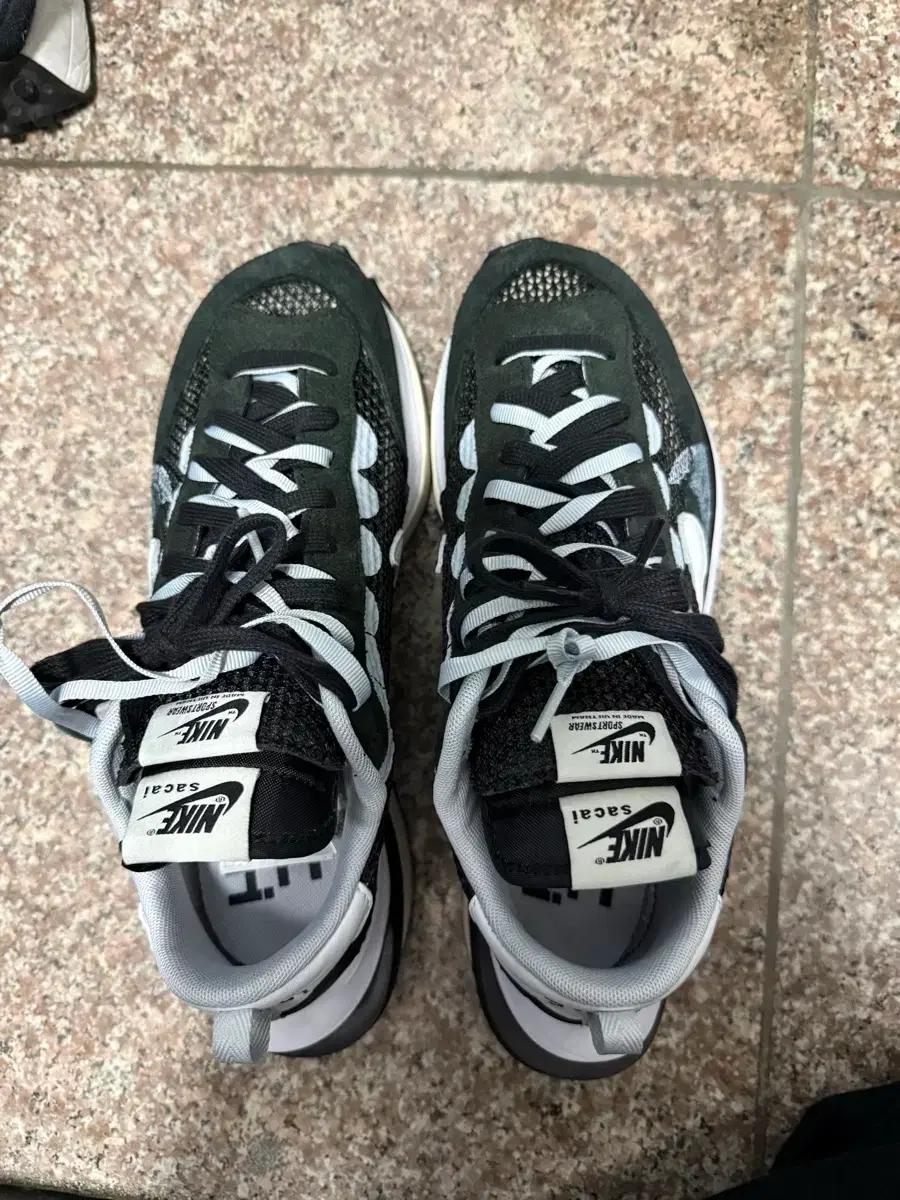 나이키 사카이 베이퍼 와플 265팝니다