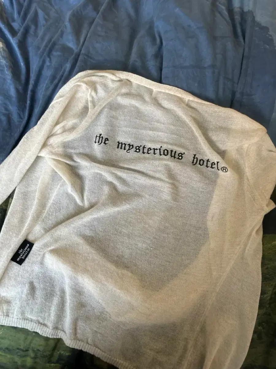 the mysterious hotel 시스루 가디건