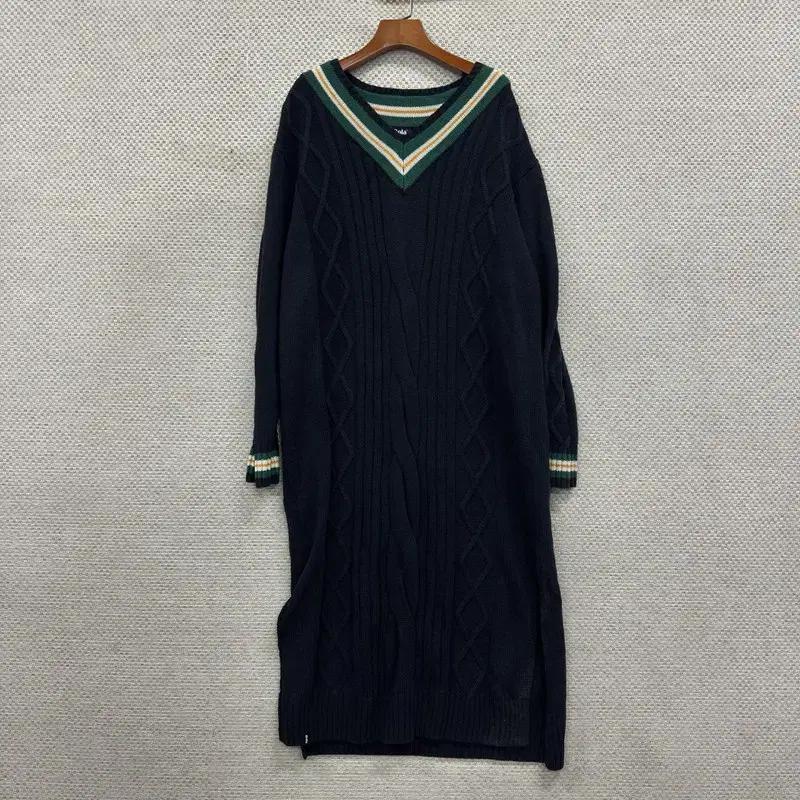 골라 캐쥬얼 브이넥 꽈베기 니트 원피스 100 A00003