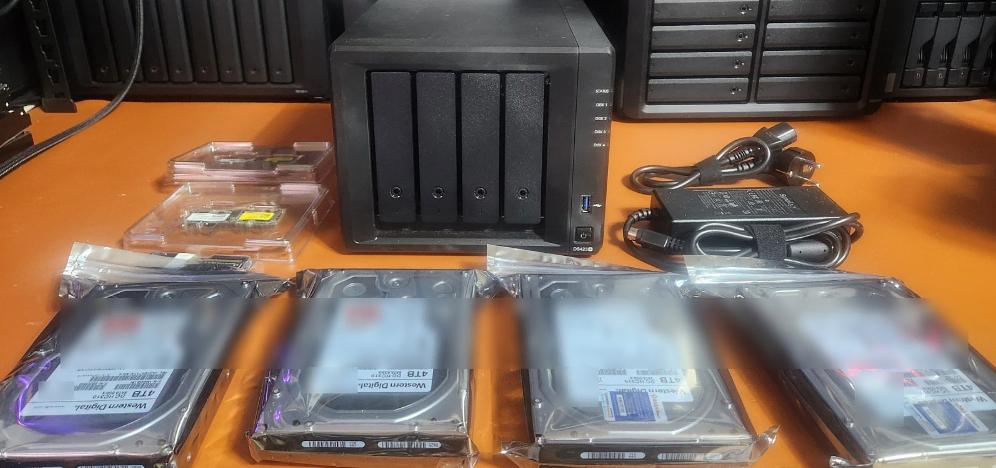 시놀로지DS423+ WD 울트라스타16TB +램2G