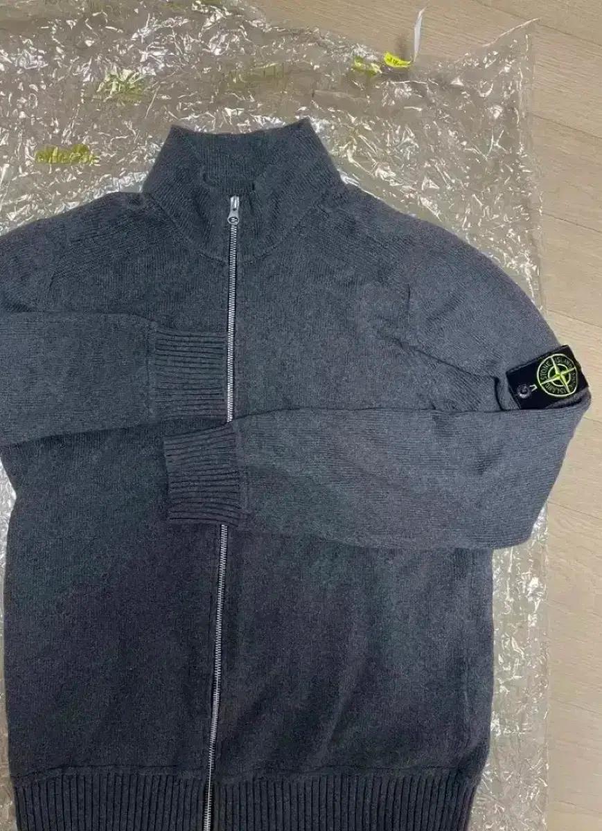 [M] 스톤아일랜드 니트집업 차콜그레이