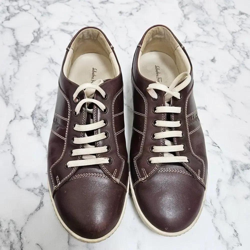 [7.5] 페레가모 레더 로우 스니커즈 브라운