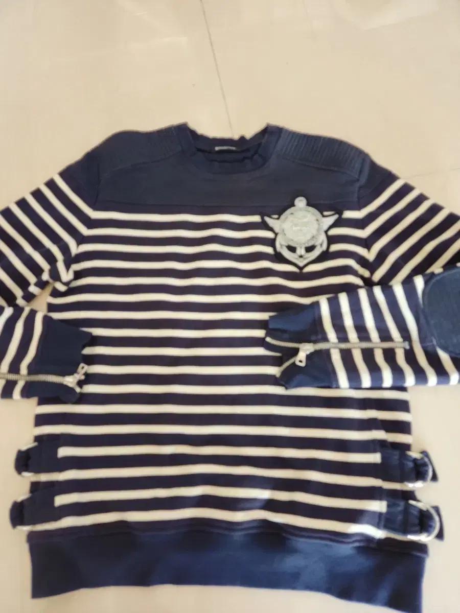 발망 스트라이프 맨투맨니트 은장