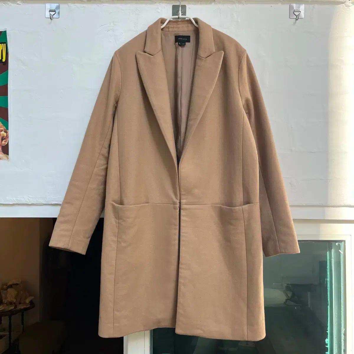 Theory 체스터필드 베이지 울 코트 M