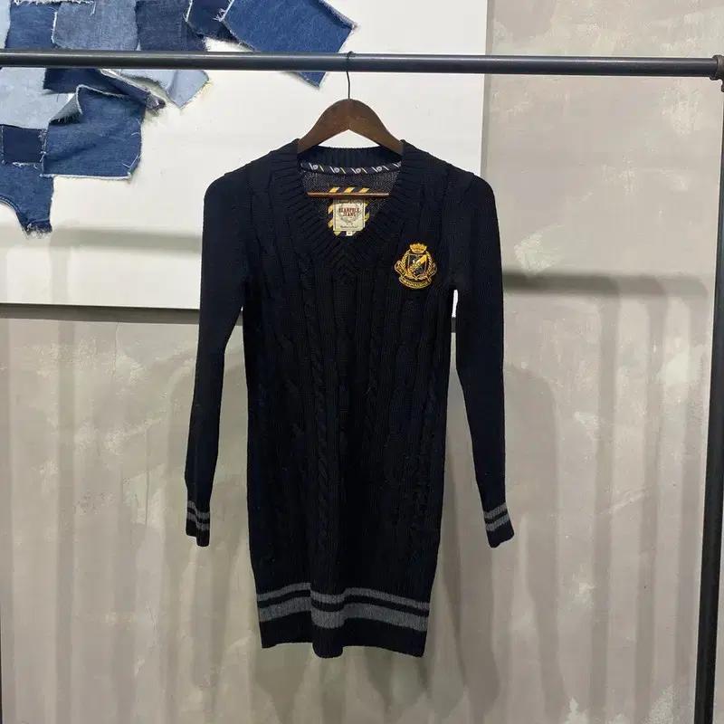 (85) 빈폴 여성 캐주얼 금장 자수 꽈배기 케이블 니트 원피스